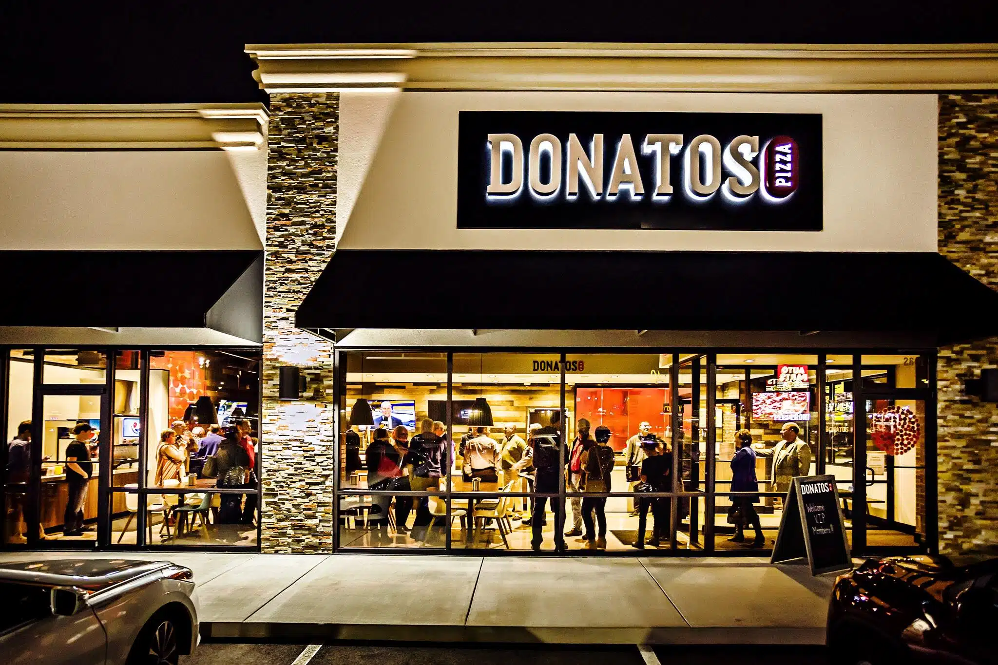 Donatos Pizza Restaurant Concept